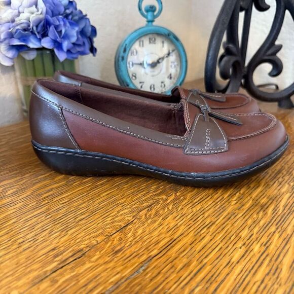NEW Clarks Ashland Bubble Two Tone Brown Slip On Loafer Sz 7.5 Academia, Preppy - Picture 8 of 12